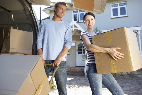 Loading furniture and boxes into a removal van using cubic-yard pricing